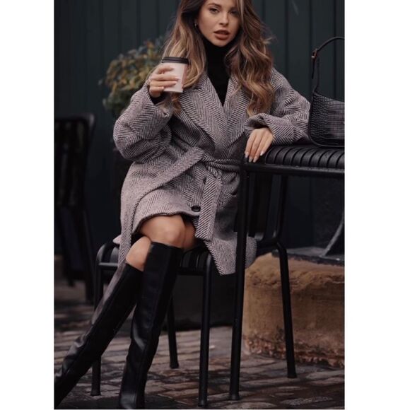 Black boots  - Picture 4 of 16